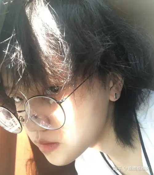 有哪些适合女生剪的男生发型? - 知乎