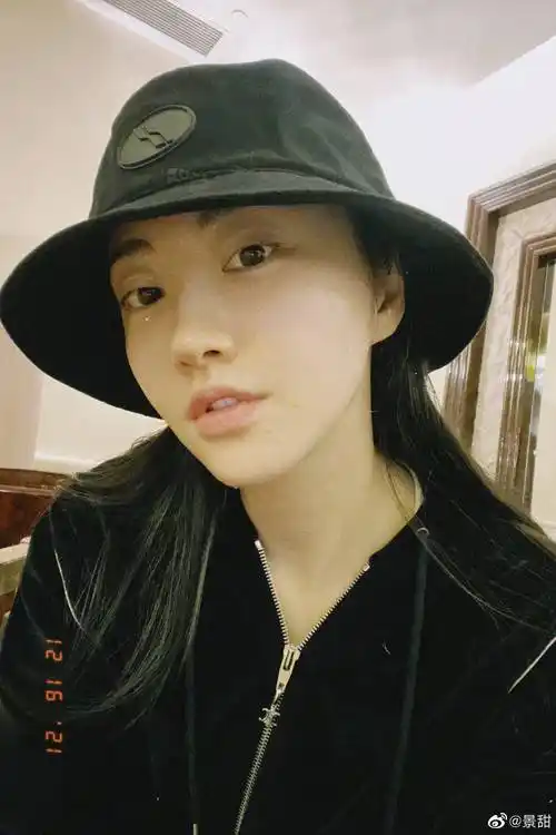 景甜分享素颜自拍照:听说……_照相机_状态_美女