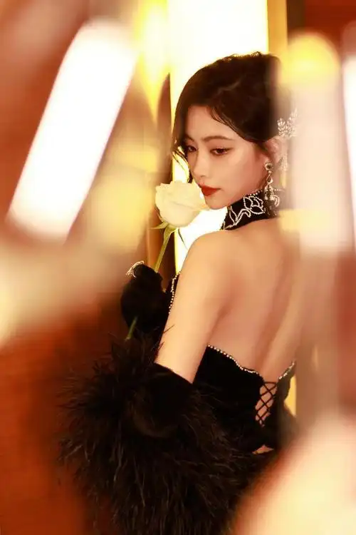 复古美人许佳琪秀场写真来袭