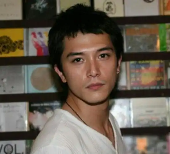 被骂了多年渣男的邱泽与唐嫣分手五年空降热搜再谈当年的恋情