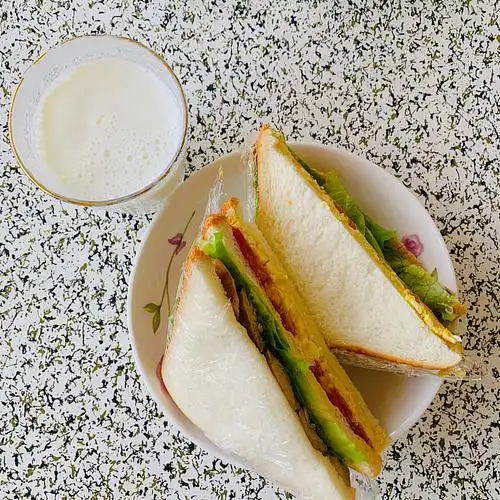 美味懒人早餐牛奶三明治蓝莓山药