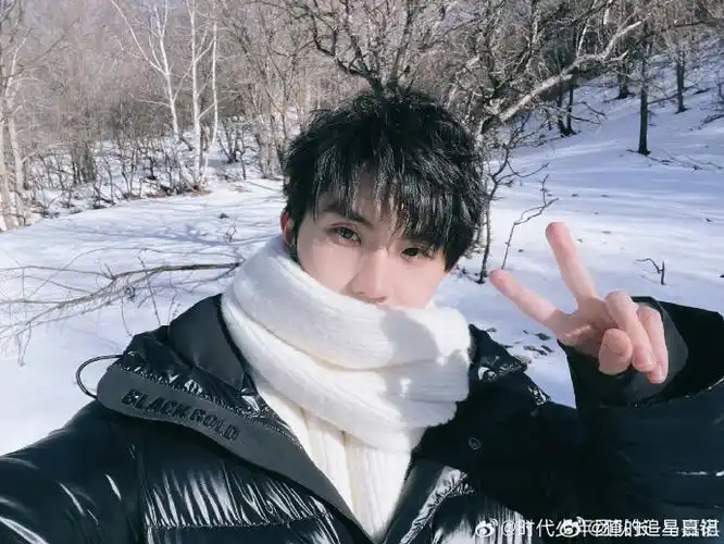 马嘉祺晒雪景自拍##马嘉祺画的自己