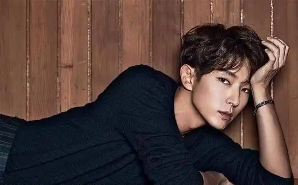 原创原创3年兵役仍高人气宋仲基拍戏与乔妹结缘他成韩空军形象大使