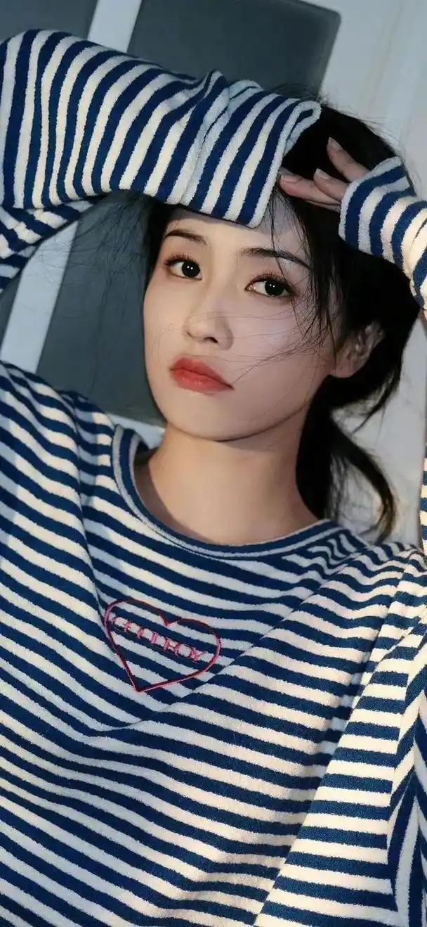 白鹿壁纸这个女明星太令人心动啦