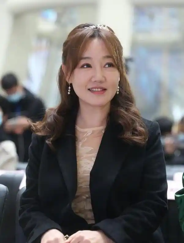 薛佳凝:是胡歌前女友,但不止是胡歌前女友?究竟是咋回事?