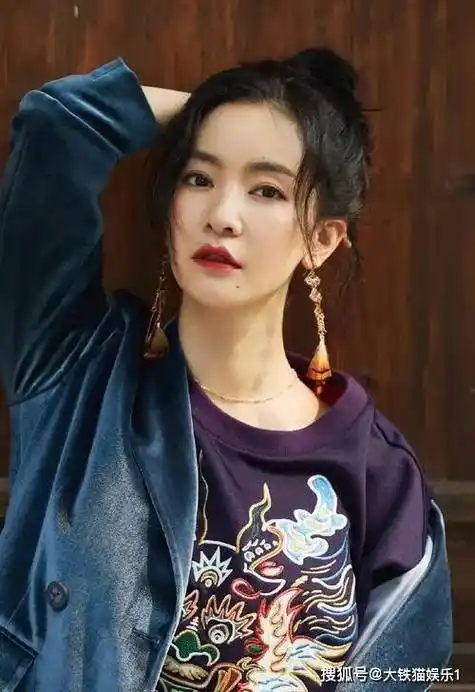 去带货了,旗下公司10员猛将,个个都当红能养家_演技_李小冉_古偶美