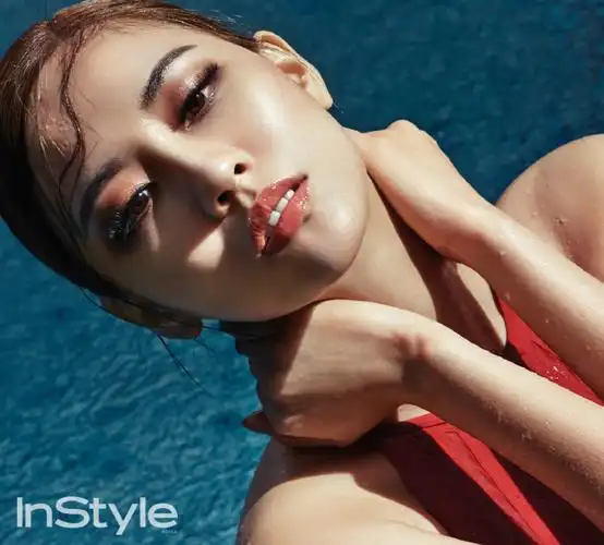 missa霏海边写真上演"湿身诱惑" 尽显性感魅力【组图】