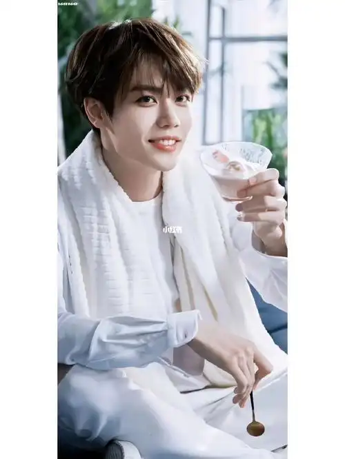 工作都这么开开心心的 小酒窝呀  #林彦俊  #宇宙之大陪你制霸林彦俊