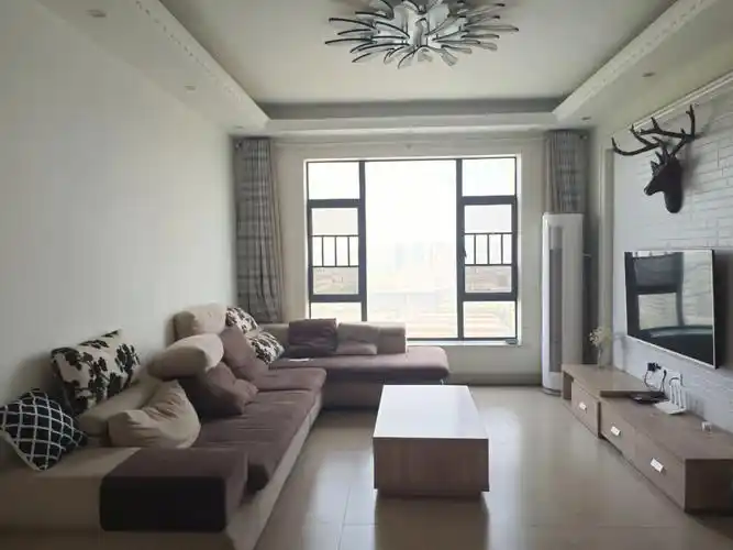 租房  #租房日常涉外  经济学院旁边,精装三房一卫,家电齐全拎包入住