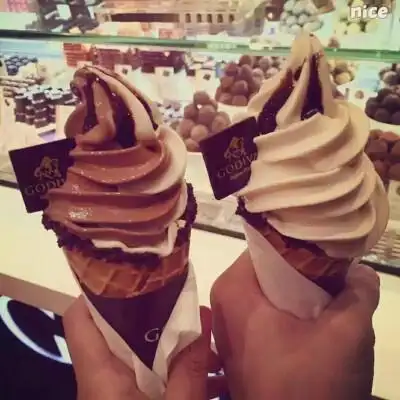 与闺蜜美美的一拍 很喜欢吃这种冰淇淋