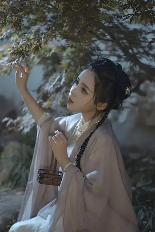 古装美女仙气飘飘唯美古风摄影