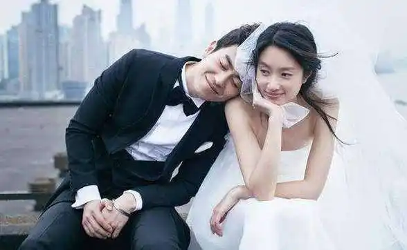 朱亚文沈佳妮相爱十年如今两个可爱的女儿一家四口其乐融融