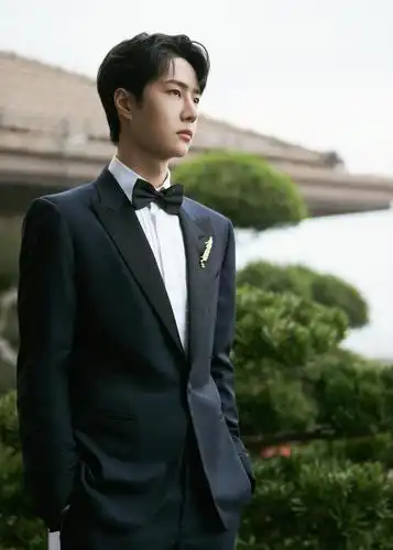 王一博西装绅士范写真