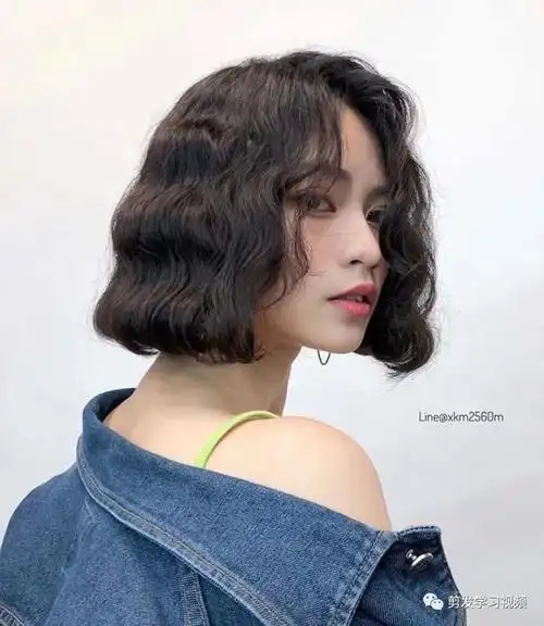 2021短发全头烫巨好看