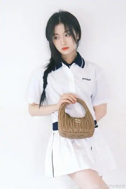 赵今麦李兰迪奚梦瑶同品牌宣传图,感觉是三种风格…|赵今麦|李兰迪|奚