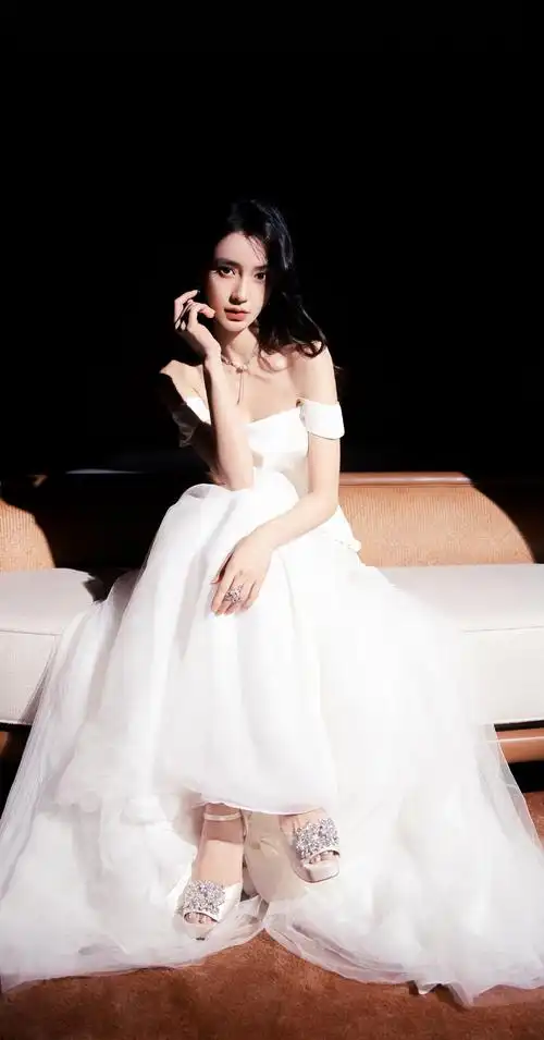 angelababy花织柔纱白性感苗条身材壁纸