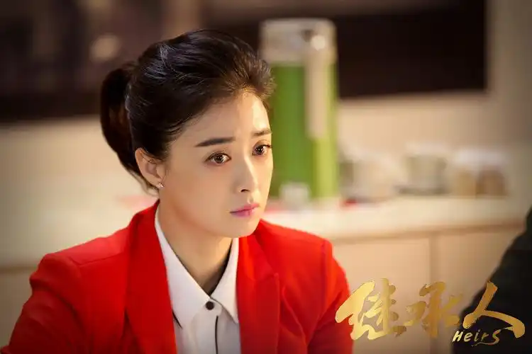 在蒋欣的理解中,两个角色由于出身不同产生的个性差异颇大:"穷养的