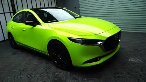 马自达3,珊瑚荧光黄,炫彩缤纷#汽车改色 #贴膜了贴膜了