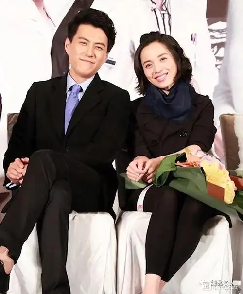 靳东承诺结了婚就要对妻子负责到底他却被六旬阿姨疯狂追爱