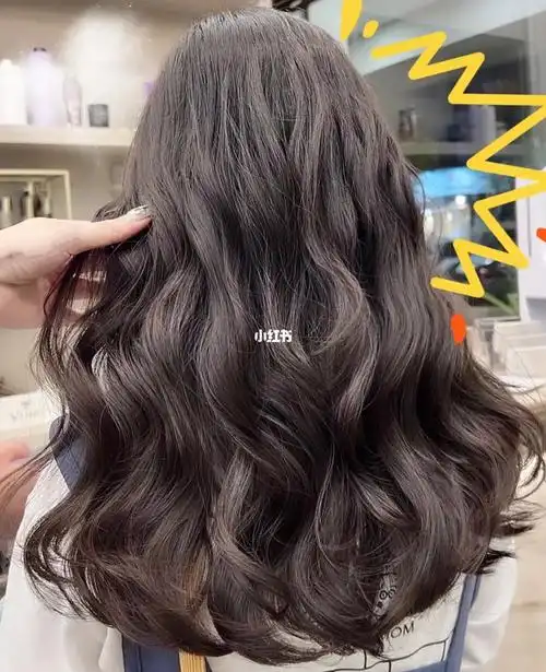 中长发女生不能错过的烫发发型