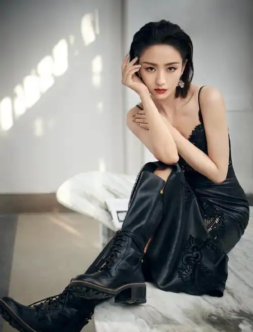 佟丽娅短发优雅时尚大片写真图片