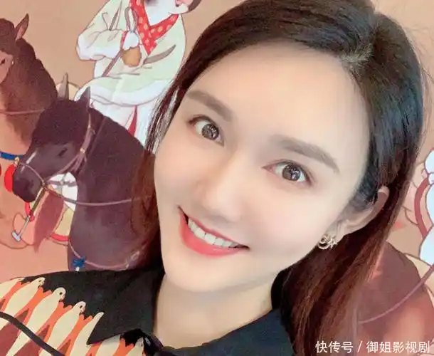 龙洋从湖南走出的央视著名主持人男友在雾中迷路了