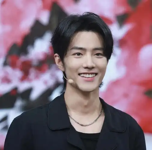 阳光微醺,今日份的温暖少年@x玖少年团肖战daytoy一组清凉的笑容开启