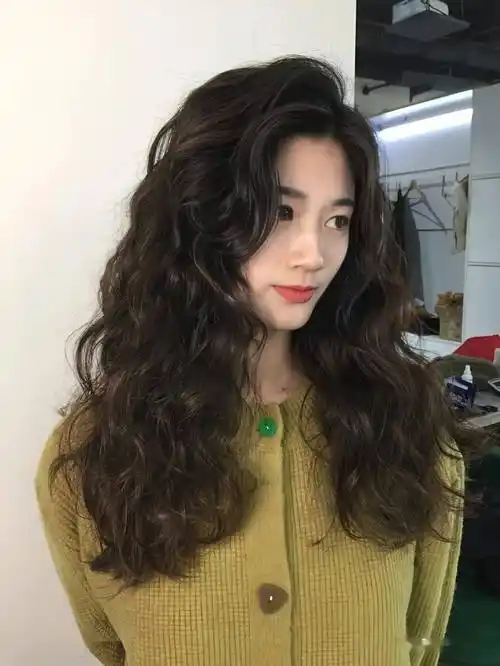 冬至后流行"烫满头"_发型_中国_形象