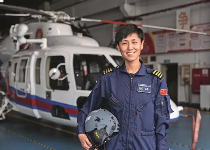 最帅女机长海上救援的生命接力