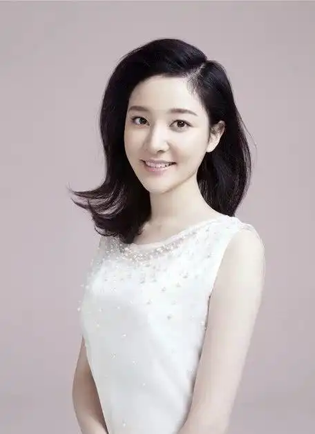 三女儿徐静天就厉害了,演员表里显示吴楠,但百度微博均查无此人,所长