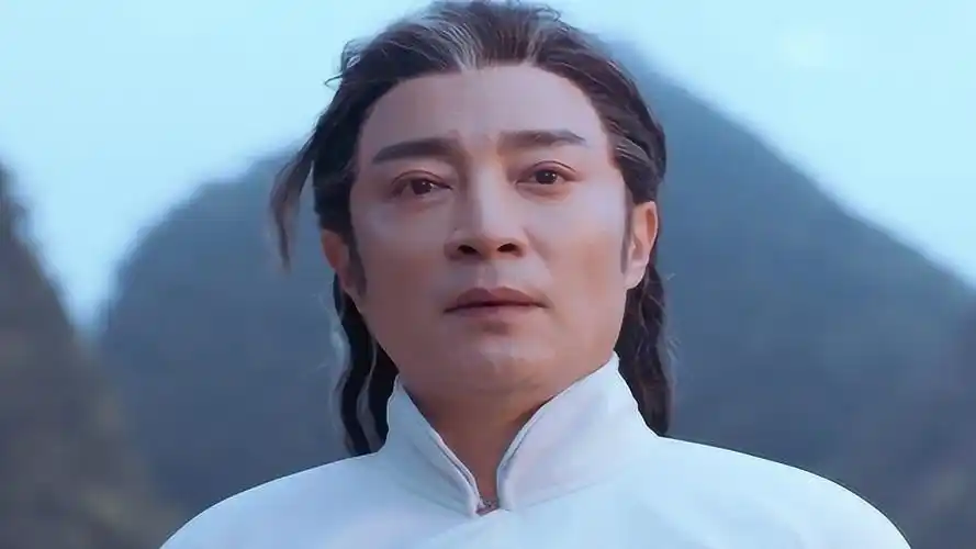 剑圣柳白曾借三柄宝剑给书院一斩黄金巨龙二屠千年巨龙