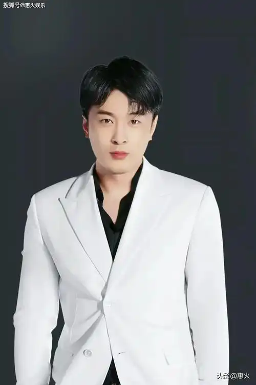 原创网红辛巴和明星刘德华你支持谁网友这两个人我都喜欢