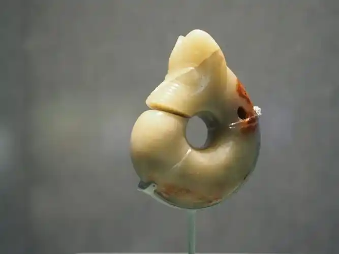 新石器时代红山文化玉玦形龙辽宁省文物考古研究所藏