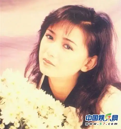 曾华倩死因真相揭秘 曾华倩年轻时最漂亮的图片