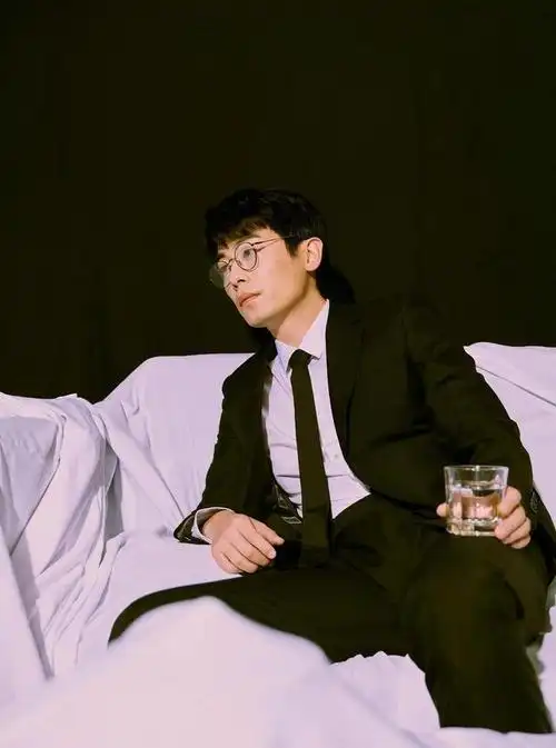 沈佳妮体操运动员转行当演员嫁小一岁朱亚文生两女被当成宝