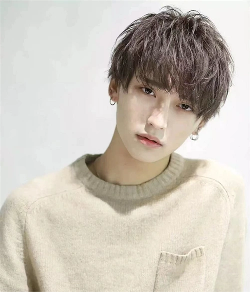 日系男生纹理烫 细软扁塌发必选_男生烫发 - 美发站