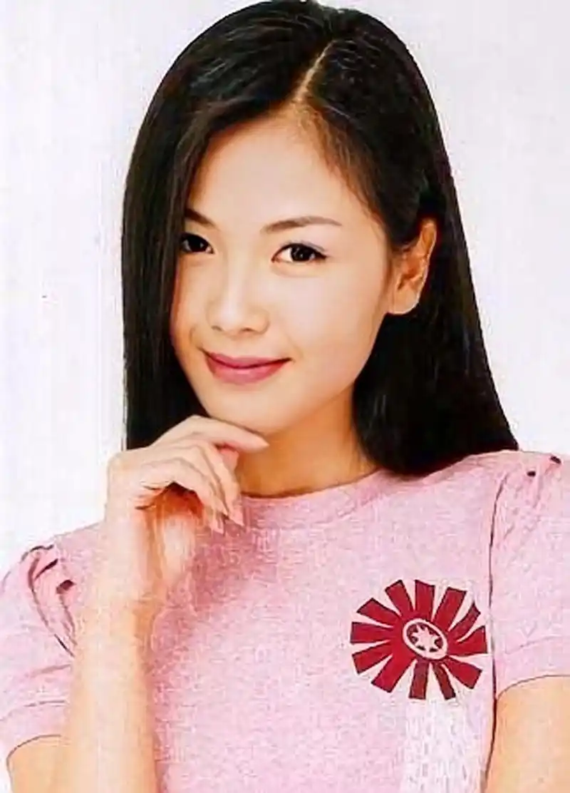 年轻时的刘涛可以说是纯天然美女,美得让人心动