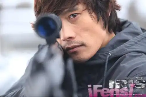 《iris》演员受伤不断 李秉宪拍枪战左眼受伤