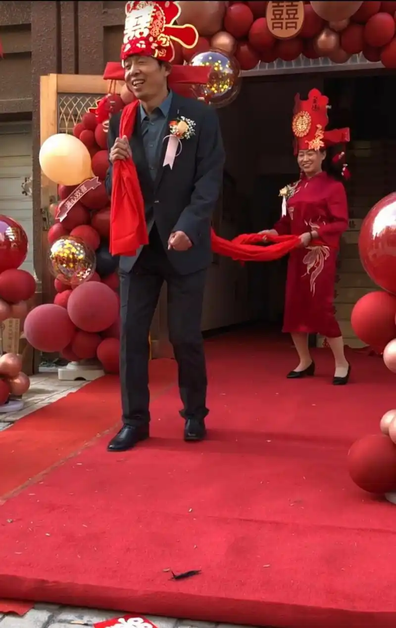 没点才艺都不敢娶儿媳妇了,喜公公喜婆婆配合默契