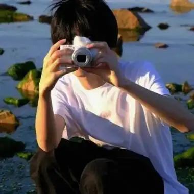 十分温柔帅气的氛围感男生头像