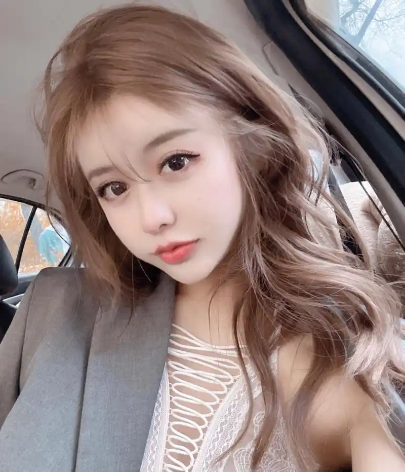 很耐看很有质感的亚麻色系 2021显白发色~亚麻奶茶灰棕~ 春夏发色分享