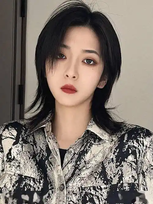 利落又爽快的锁骨碎发_锁骨