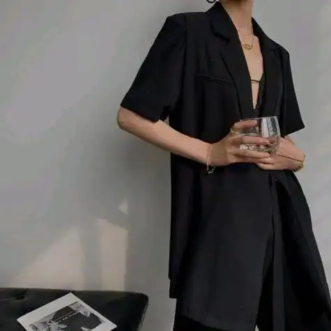 高清西装女半身头像图片大全 女生头像图片大全 -【爱个性】