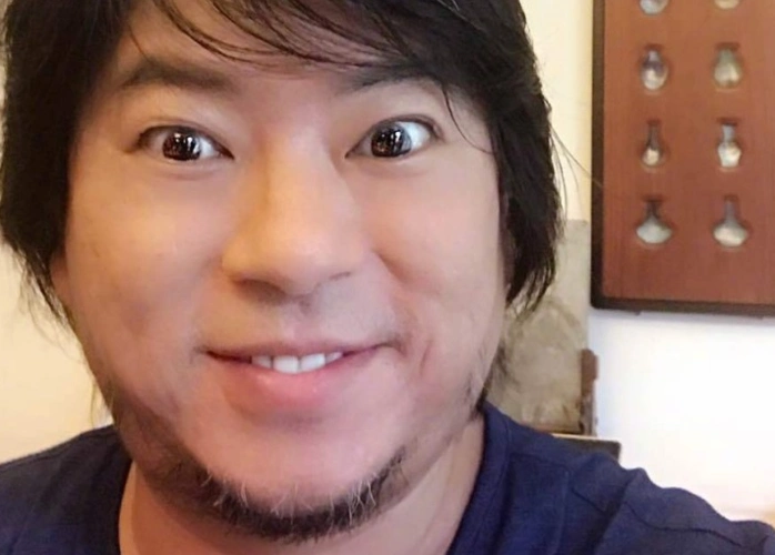 高晓松又发自拍网友看不下去献上了p图