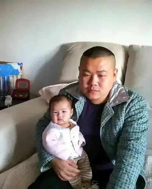 岳云鹏想要送5个姐姐每人一套房他妻子却笑着说了一句话