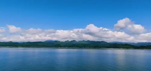 蓝天白云绿水青山