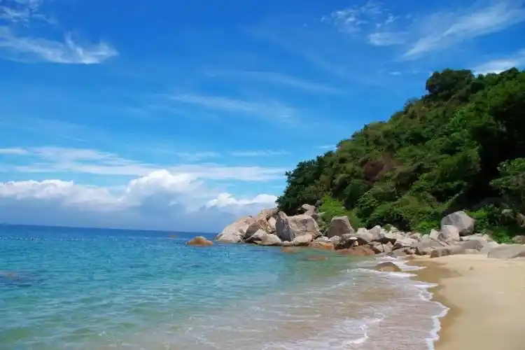 它号称深圳马尔代夫的海边度假村,一处真正的私家海滩:柚柑湾