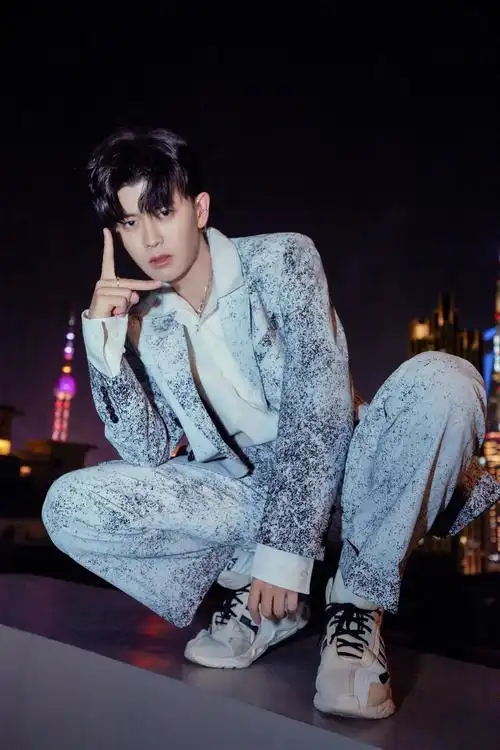 天真之心x理想世界:任嘉伦全新单曲《see ya》酷帅上线