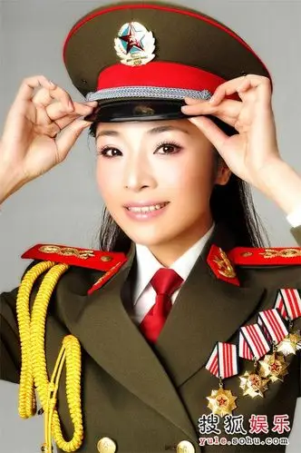 李丹阳再入灾区慰问与家乡父老共迎新年图