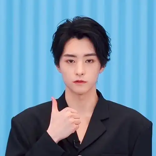 青春有你3邓孝慈可二改清冷美人绝了绝了绝了,尤其他戴金框眼镜真的绝